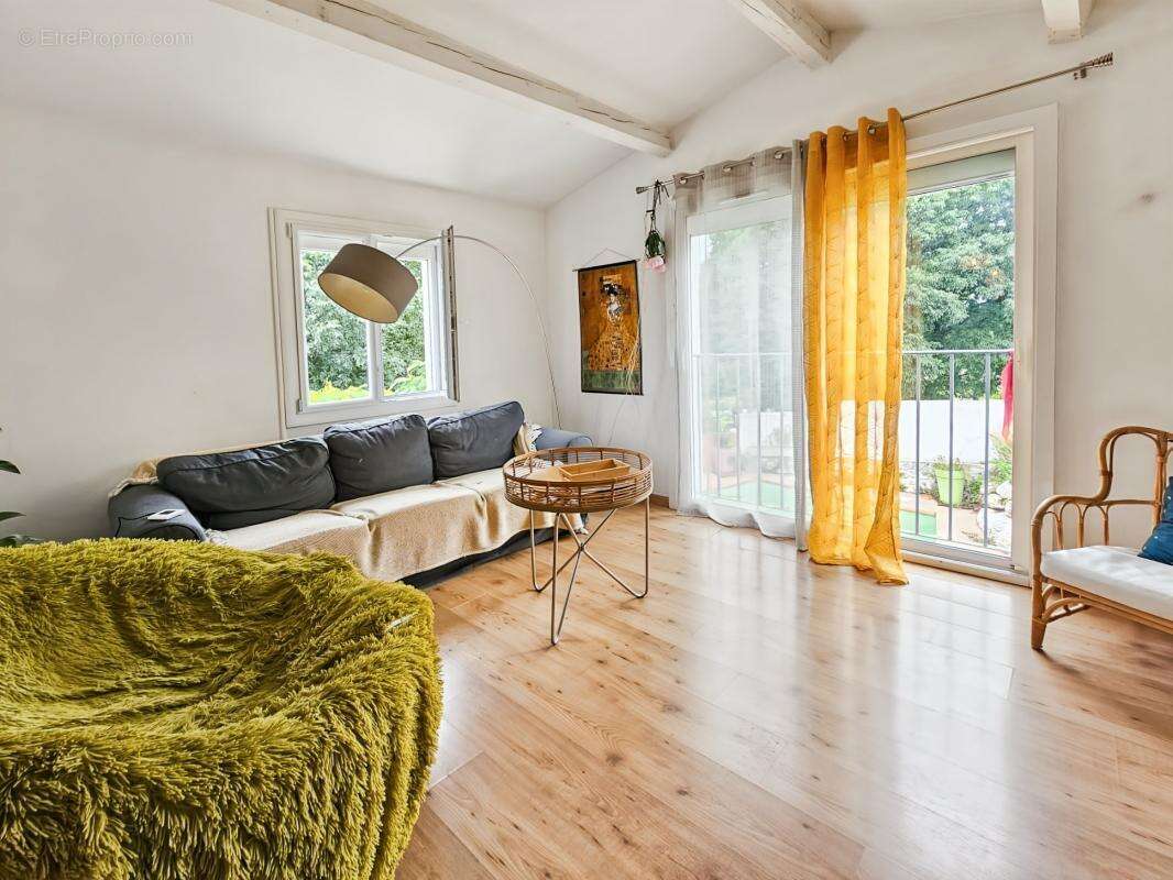 Maison à SAINTE-ANASTASIE