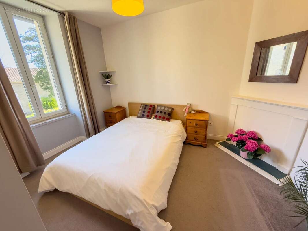 Maison à SAINT-SAUD-LACOUSSIERE