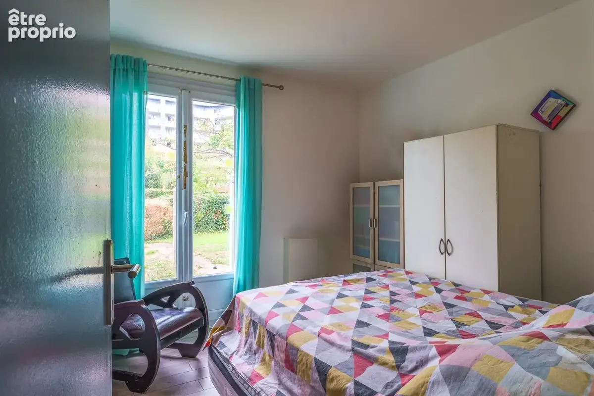 Exclusivite maison familiale 4 chambres mitoyenne d'un cote quartier saint leger joue les tours - photo 10