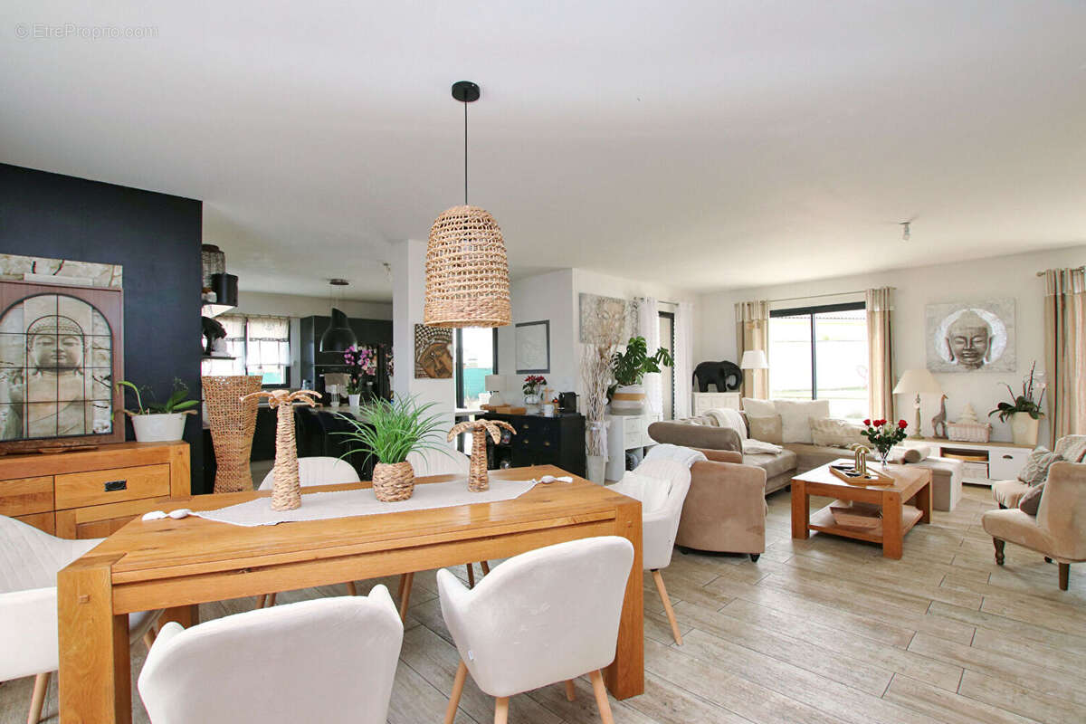 Maison à VILLETTE-D&#039;ANTHON