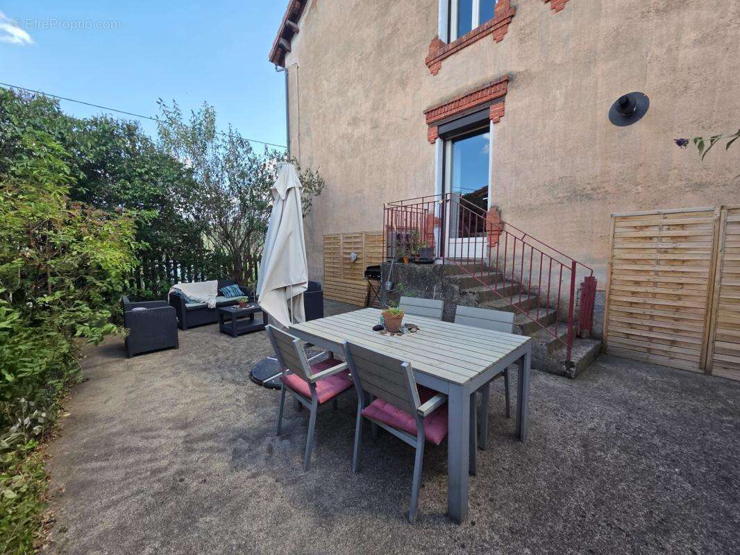 *** exclusivite *** grande maison avec terrasses, dependances et potager *** st dier d'auvergne 63520 *** - photo 4