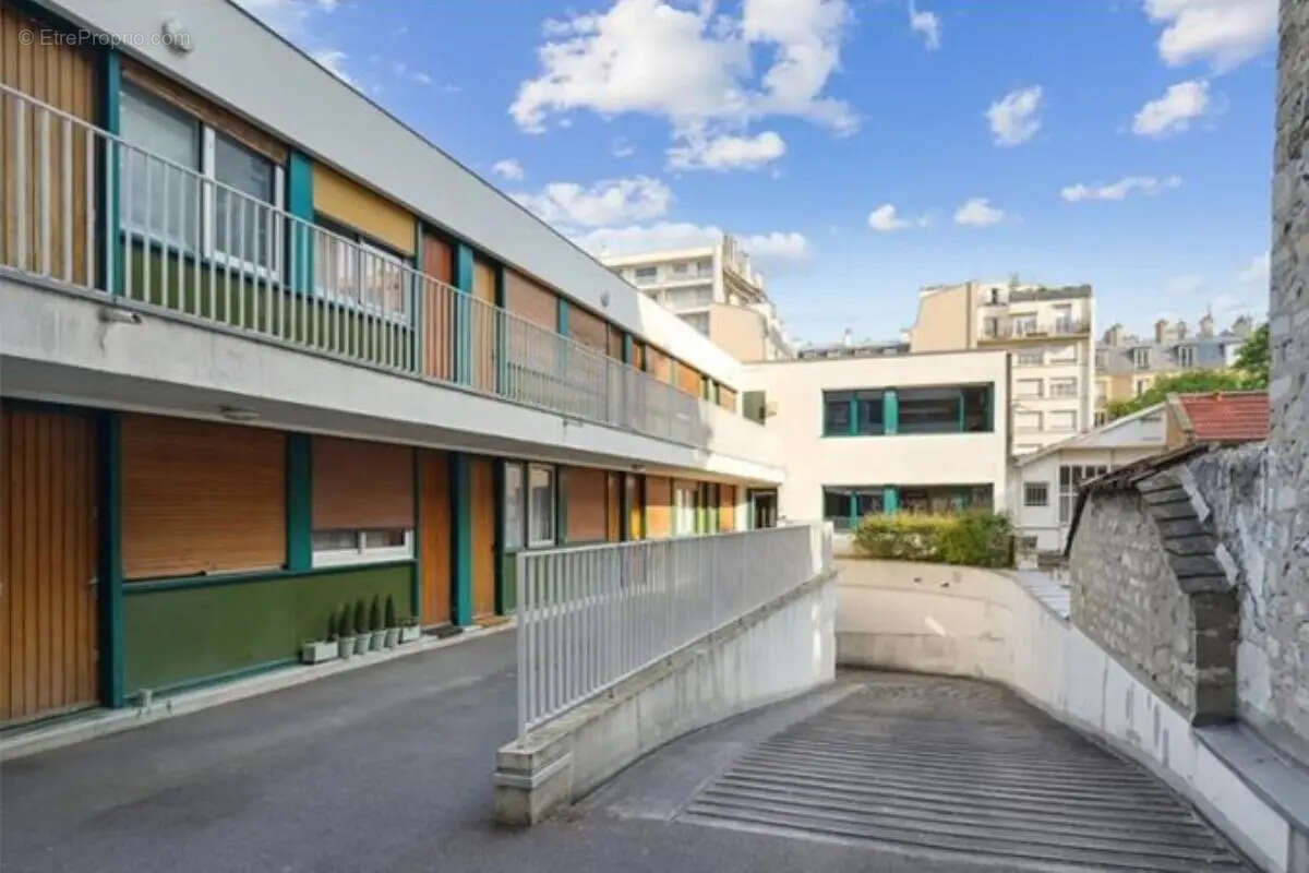 Commerce à PARIS-15E