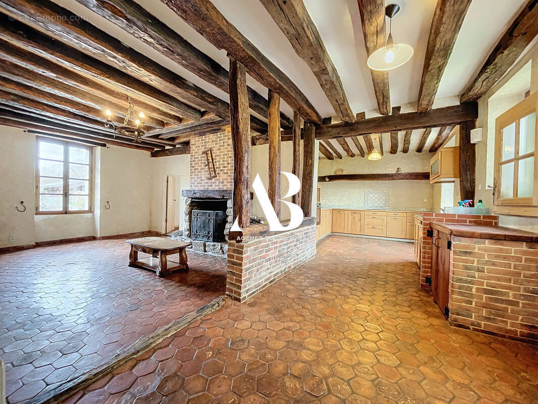 Maison à GRANDPUITS-BAILLY-CARROIS