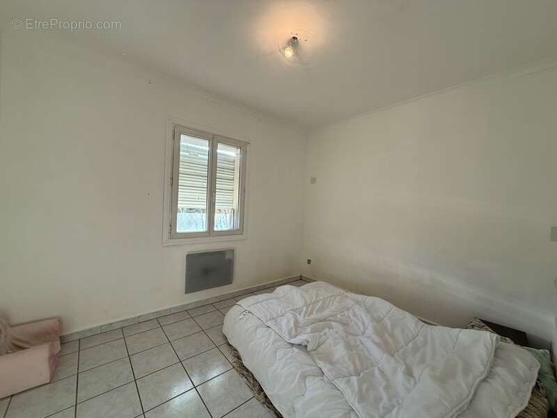 Maison à SAINT-HILAIRE-DE-BRETHMAS