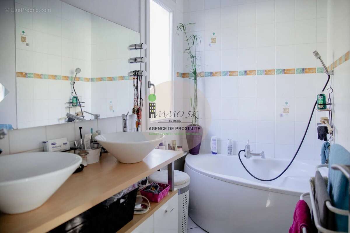 Appartement à RILLIEUX-LA-PAPE