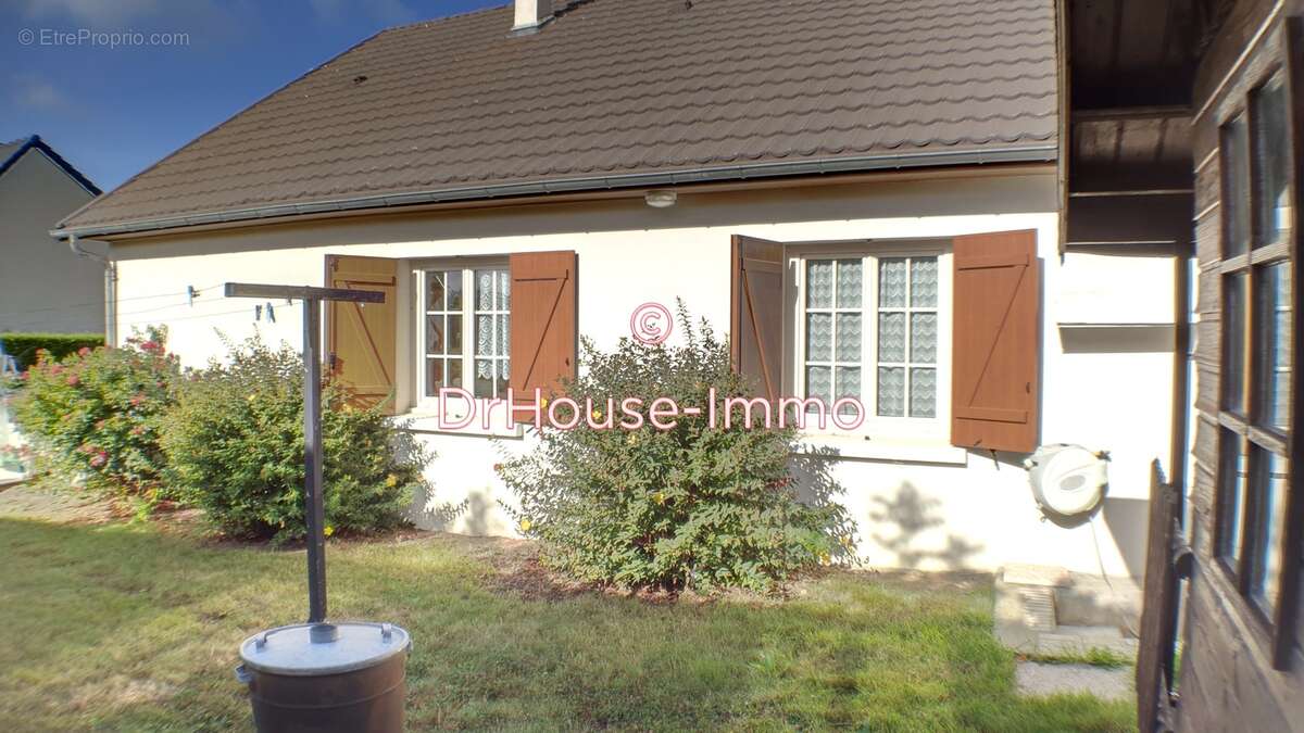 Maison à CONCHES-SUR-GONDOIRE