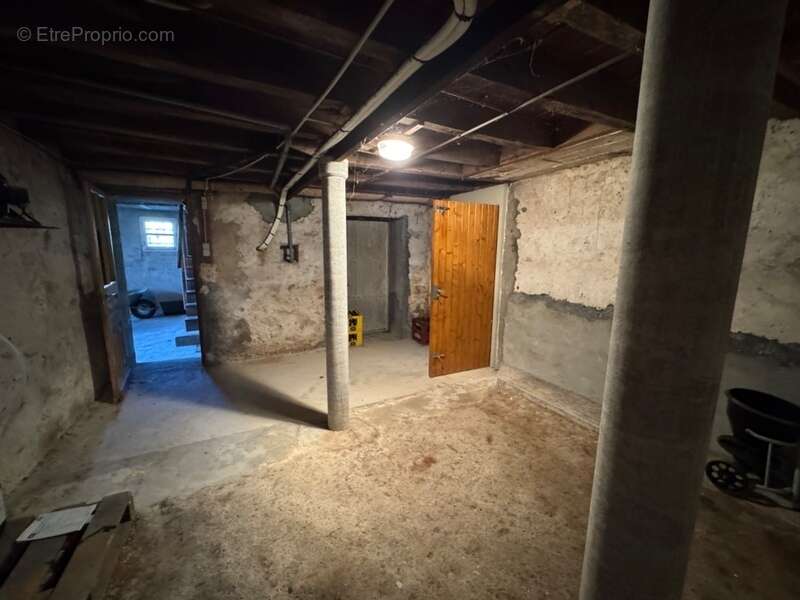 Maison à SAINT-LEGER-MAGNAZEIX