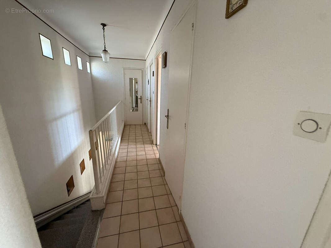 Maison familiale de 105 m² avec 4 chambres, garage motorisé et jardin à Grazailles - photo 11