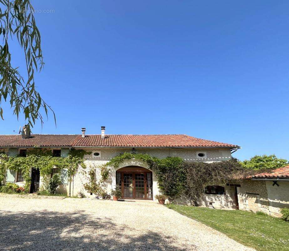 Maison à FESTALEMPS