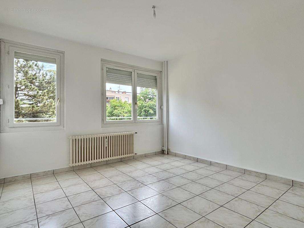 Appartement à CHENOVE