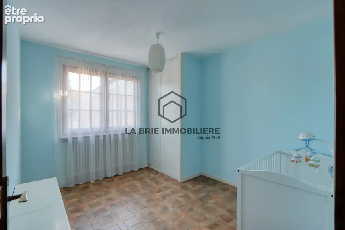 Maison 7 pièces 197 m² à vendre à Villecresnes (94440) - photo 6