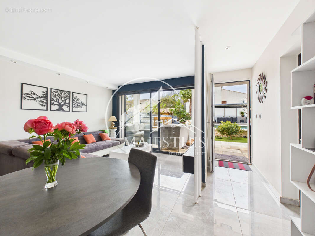 Appartement à LA VALETTE-DU-VAR