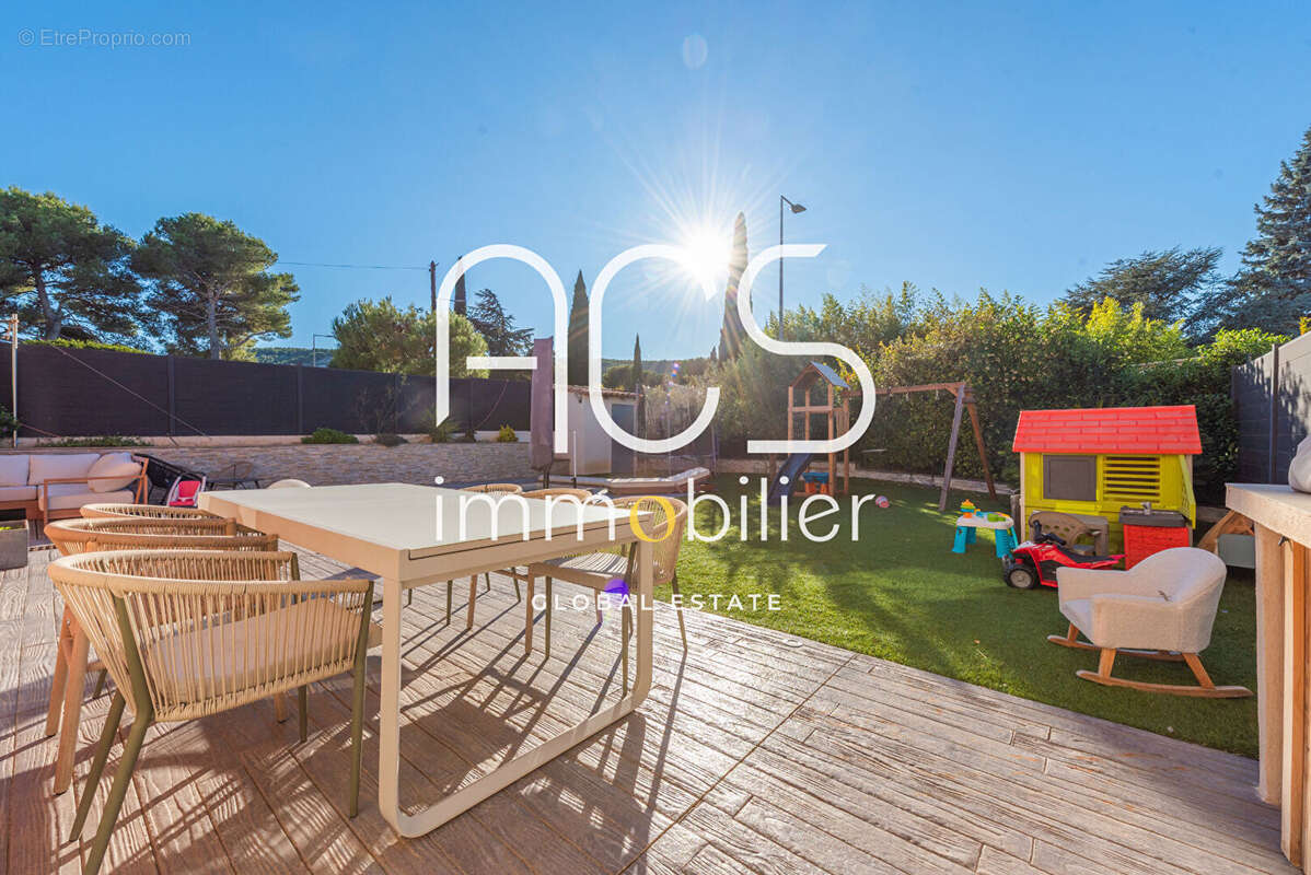 Maison à CHATEAUNEUF-LES-MARTIGUES