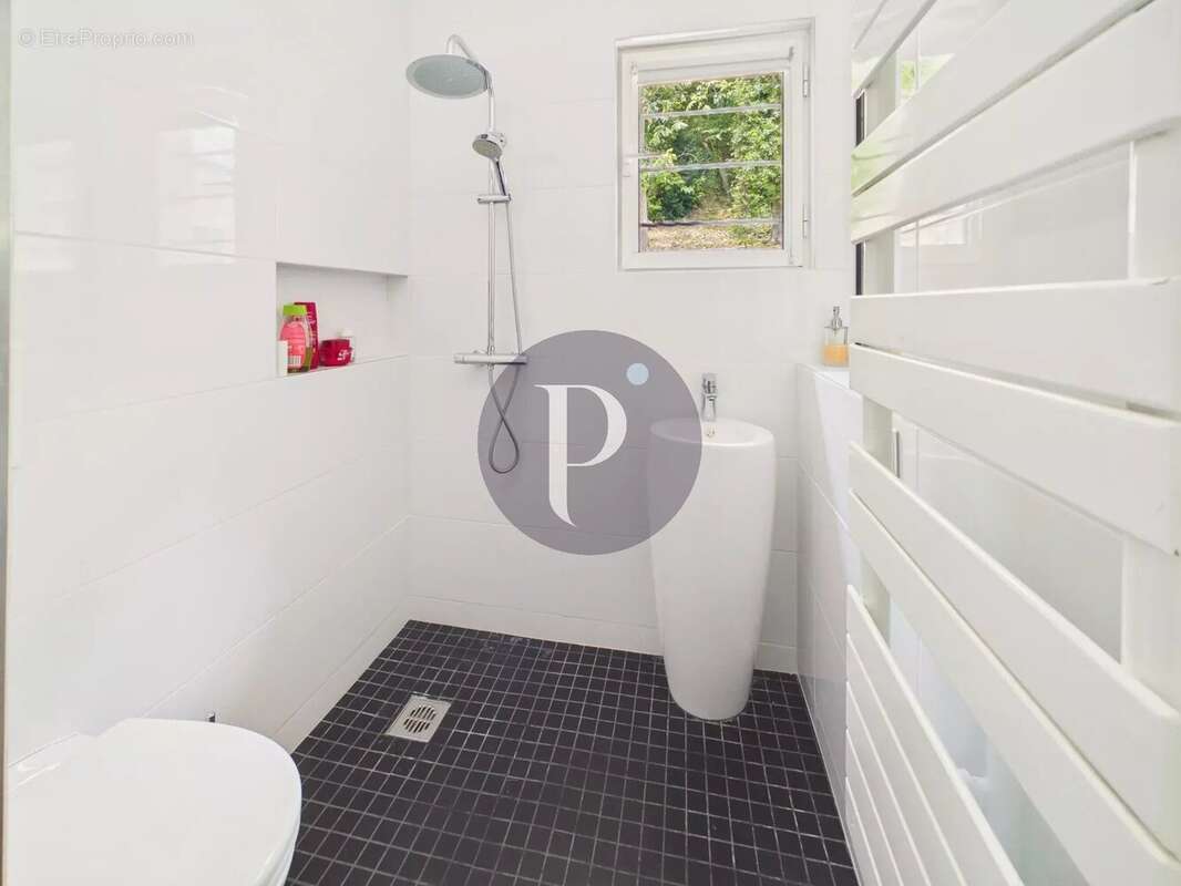 VAUHALLAN – Propriété 7 pièces – Réception 100 m² - Vue dominante – Terrain boisé 4726 m² - photo 13