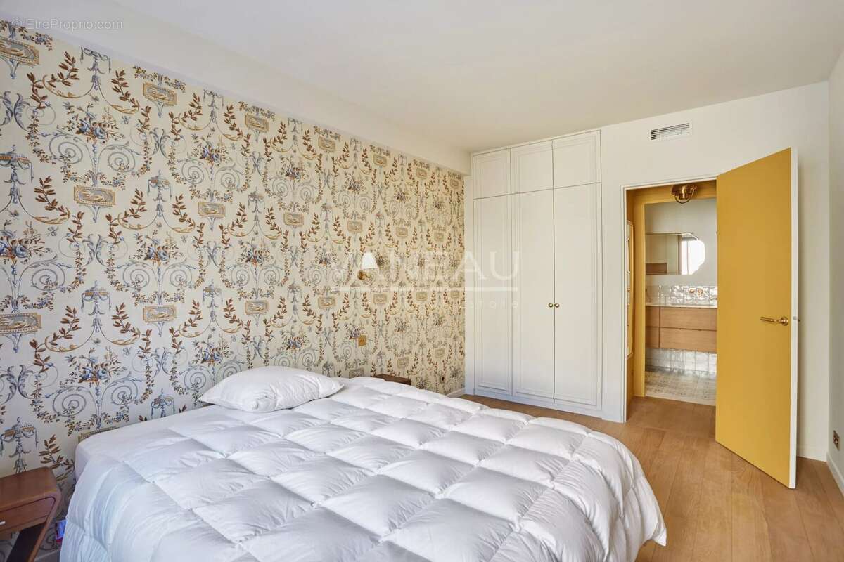Appartement à PARIS-7E