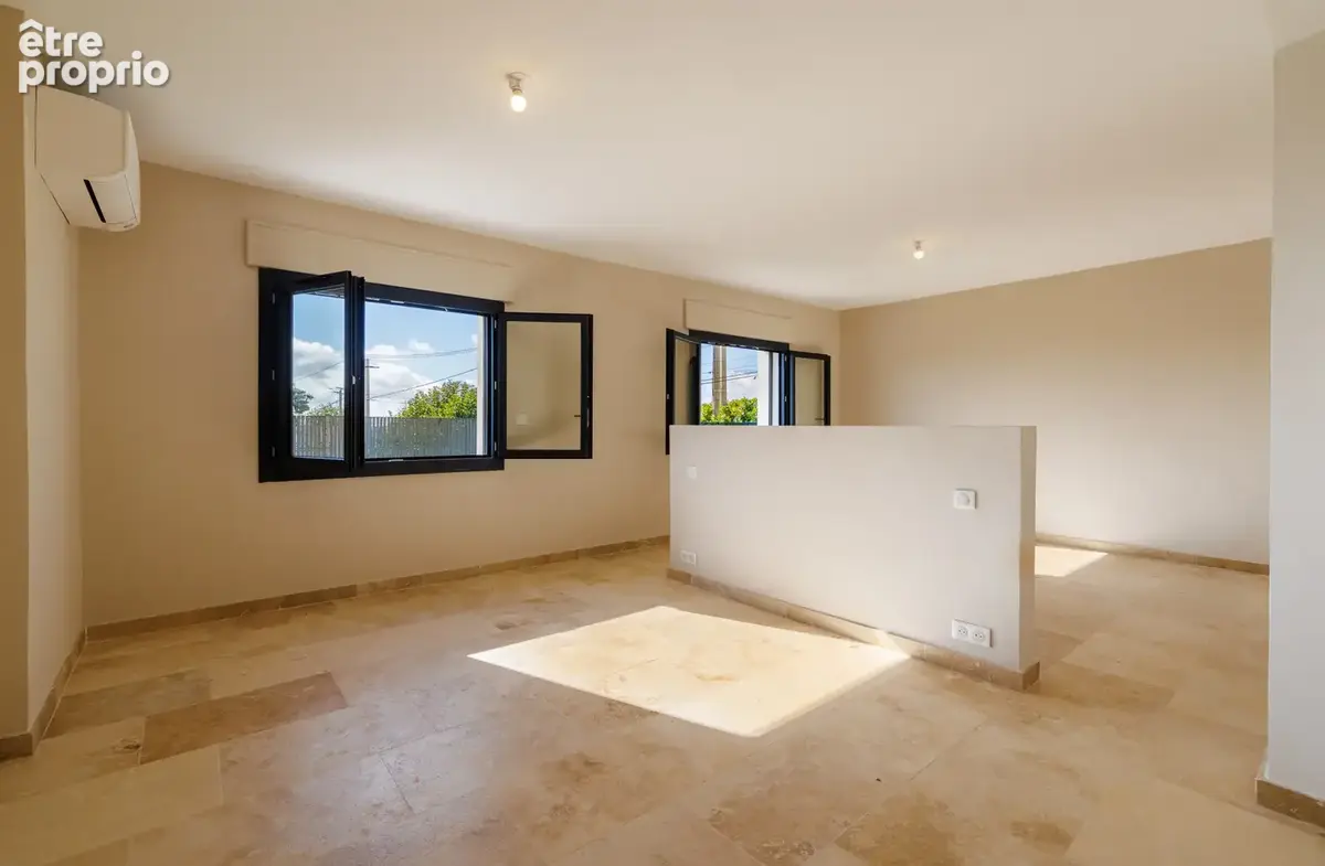 Maison entièrement rénovée avec piscine, à 200 m du village - photo 21