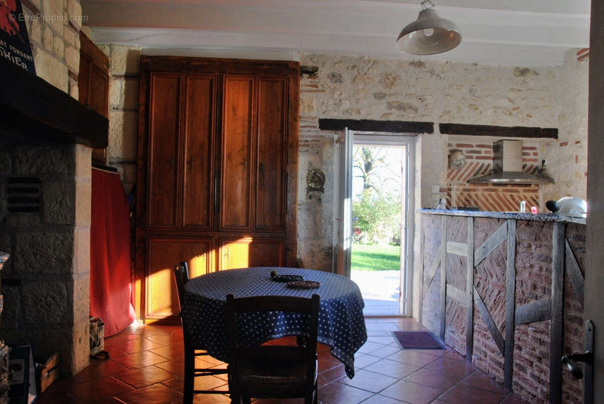 Maison de campagne avec gîte, piscine et grange - photo 4