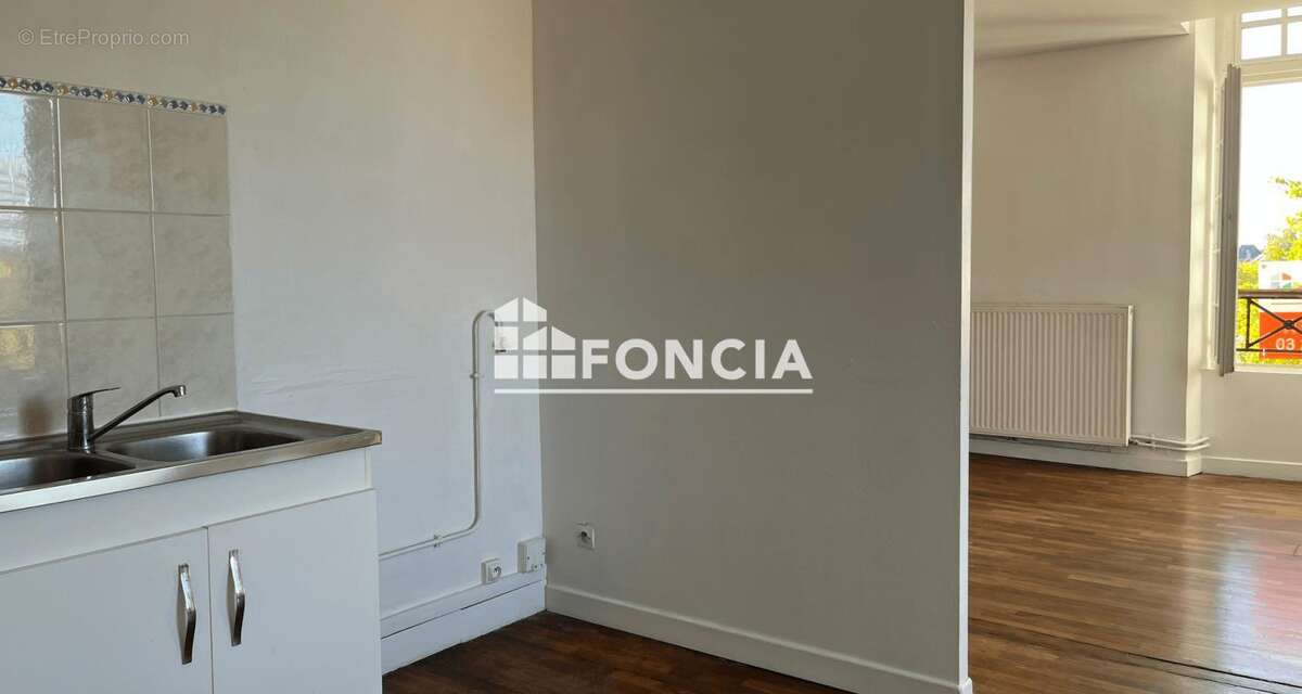 Appartement à LA FERE