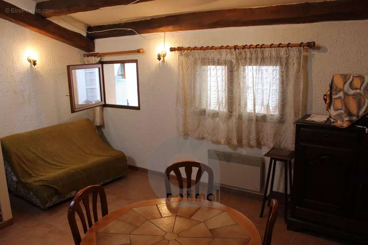 Appartement à CASTELLAR