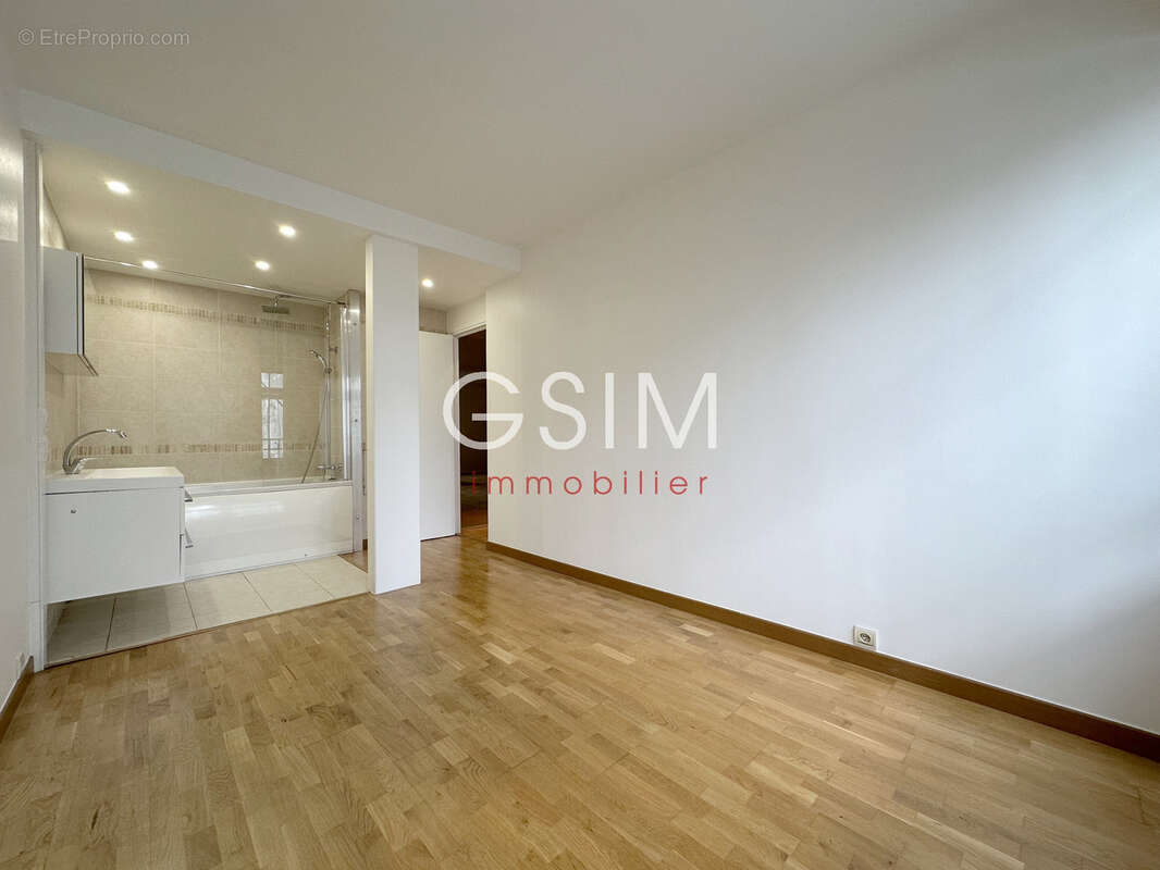 Appartement à NEUILLY-SUR-SEINE