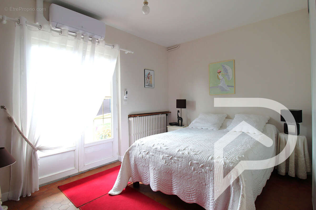 Maison à CHEVRIERES