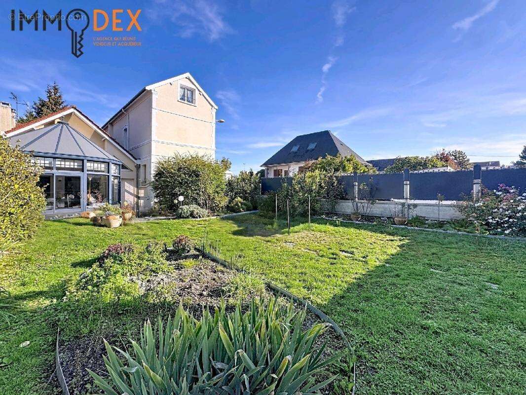 Maison à SAINT-BRICE-COURCELLES