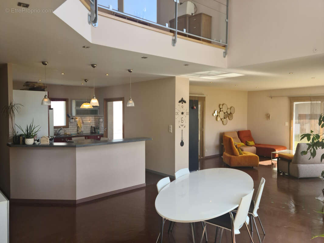 Maison à VEYRE-MONTON