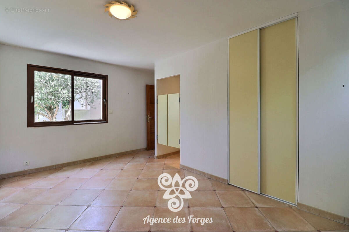 Maison d'architecte de 291m² - 6 chambres - avec piscine intérieure & spa - Carquefou - photo 14