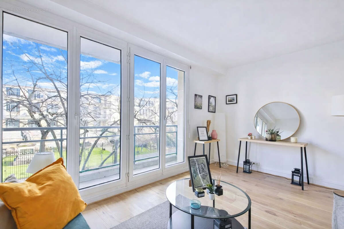 Appartement à PARIS-15E