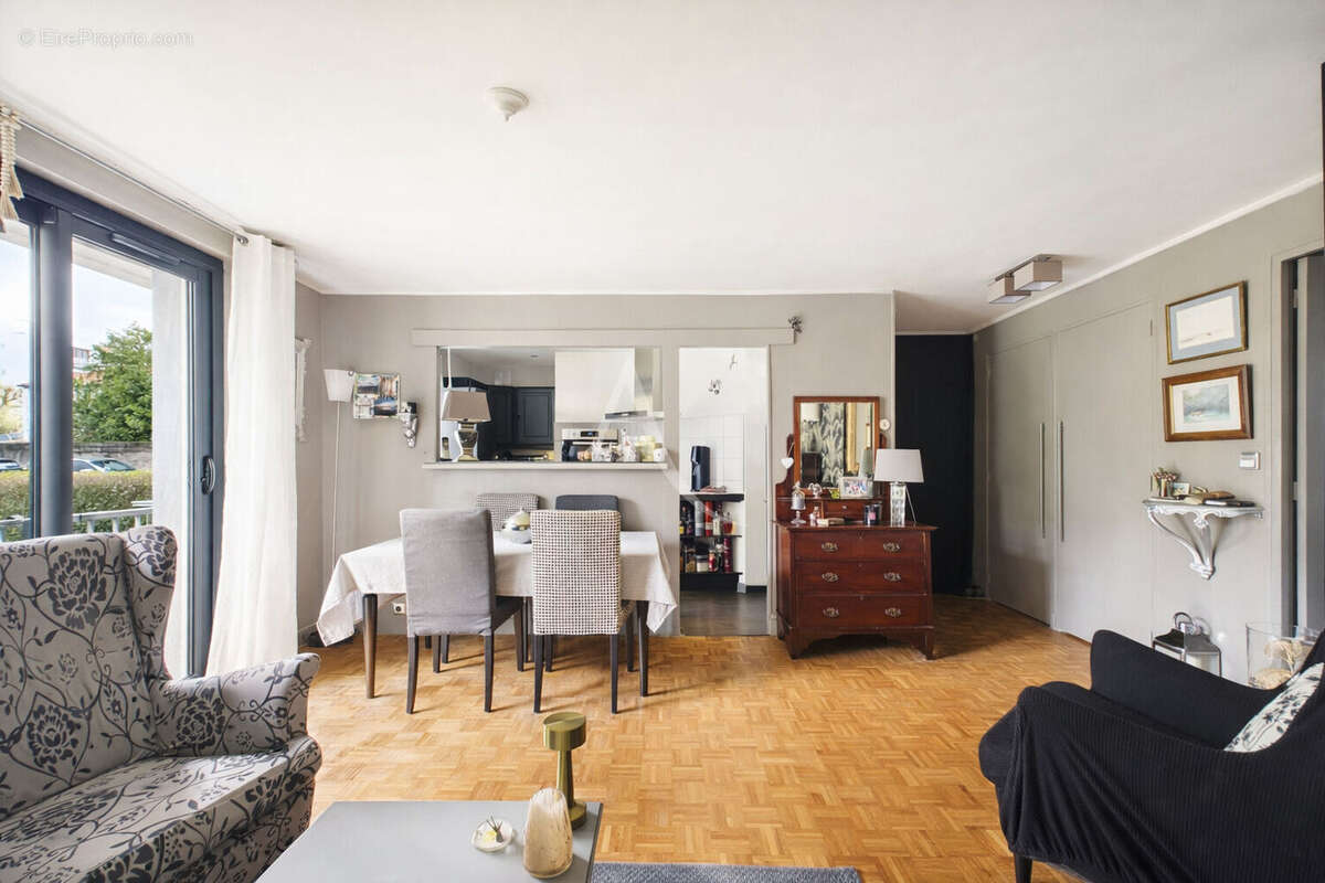 Appartement à SAINT-MAUR-DES-FOSSES