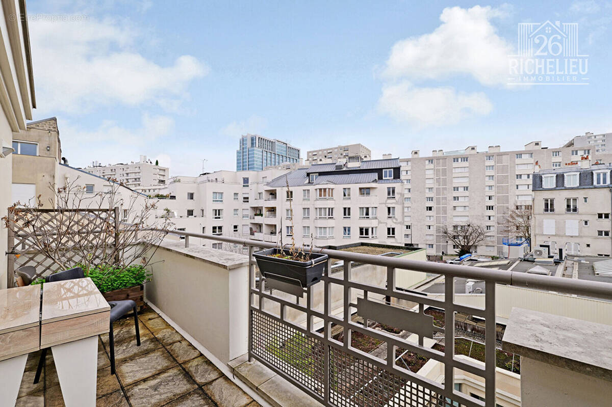 Appartement à LEVALLOIS-PERRET