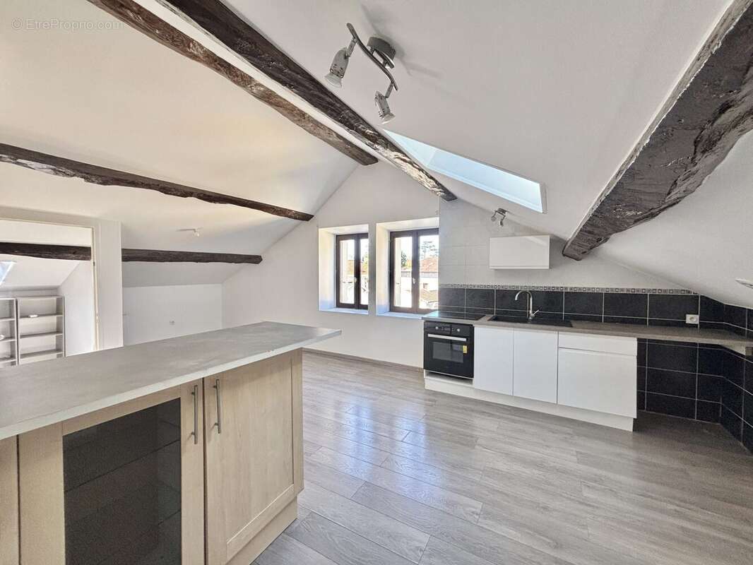 Appartement 68 m² à Pont-De-Cheruy  - photo 2