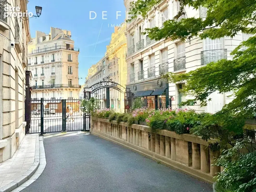 PARIS VII - Appartement traversant au calme absolu - photo 23
