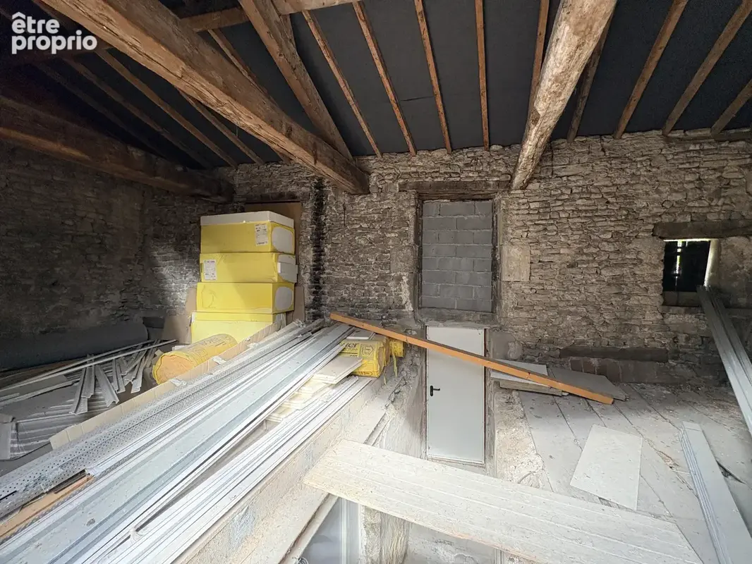 Immeuble avec local commercial loué et appartement à fort potentiel   Centre de Gannat - photo 13
