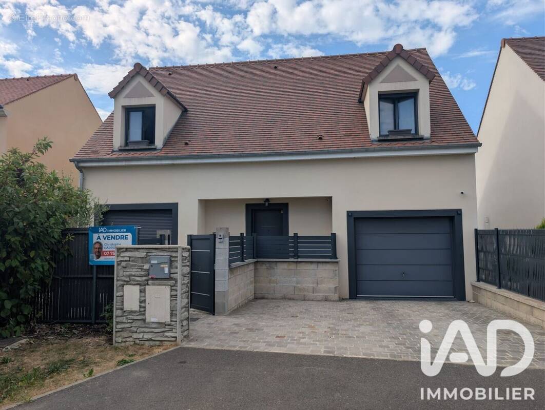 Photo 1 - Maison à DAMMARTIN-EN-GOELE