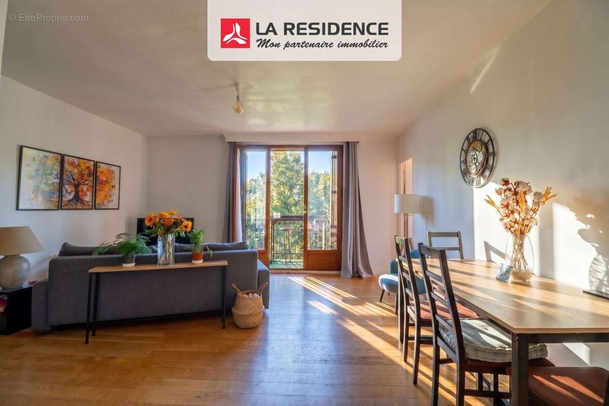 Appartement à MAREIL-MARLY
