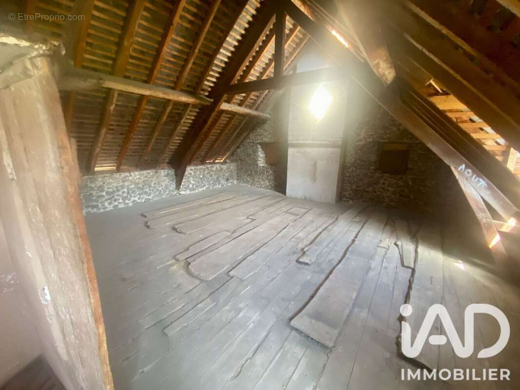 Maison 250 m² à Pouzac  - photo 8