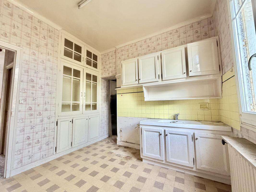 Maison à LEVES