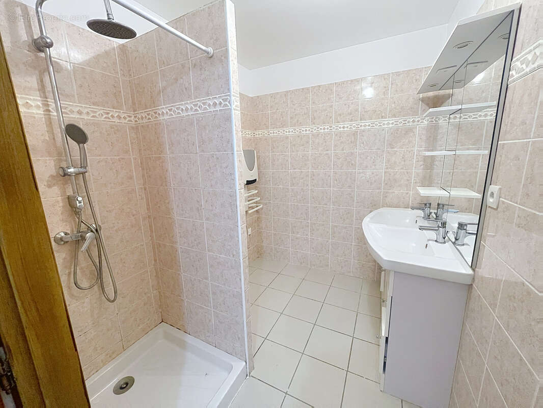Maison 190 m² à Vals-Les-Bains  - photo 16