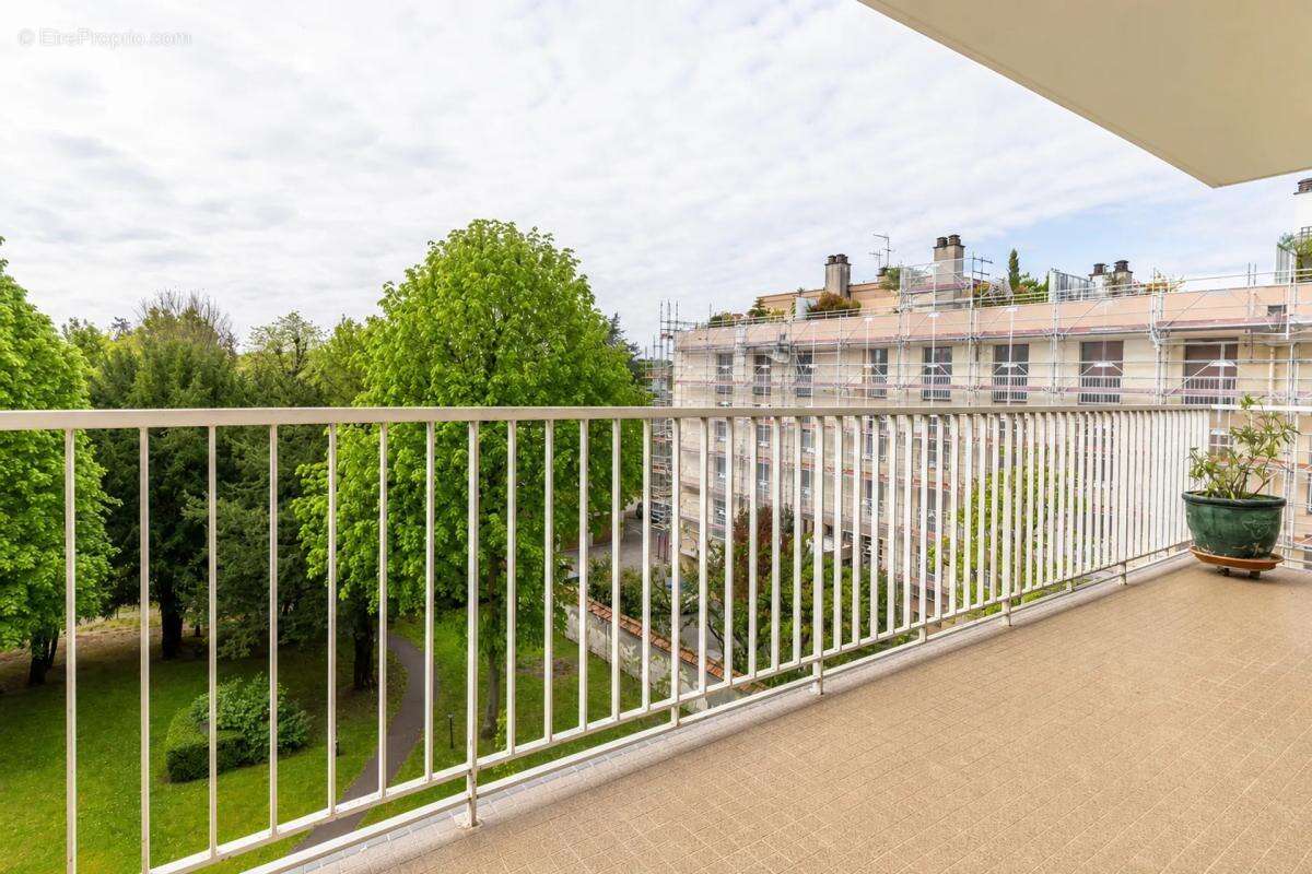 Saint-Cloud - Quartier Pasteur - 85m² - 3 chambres - Terrasse - photo 12
