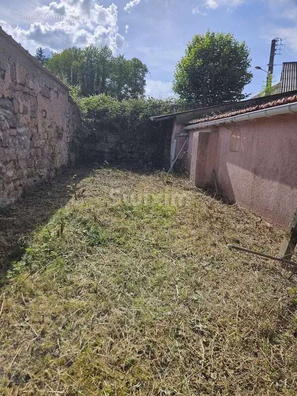 Maison à QUARRE-LES-TOMBES