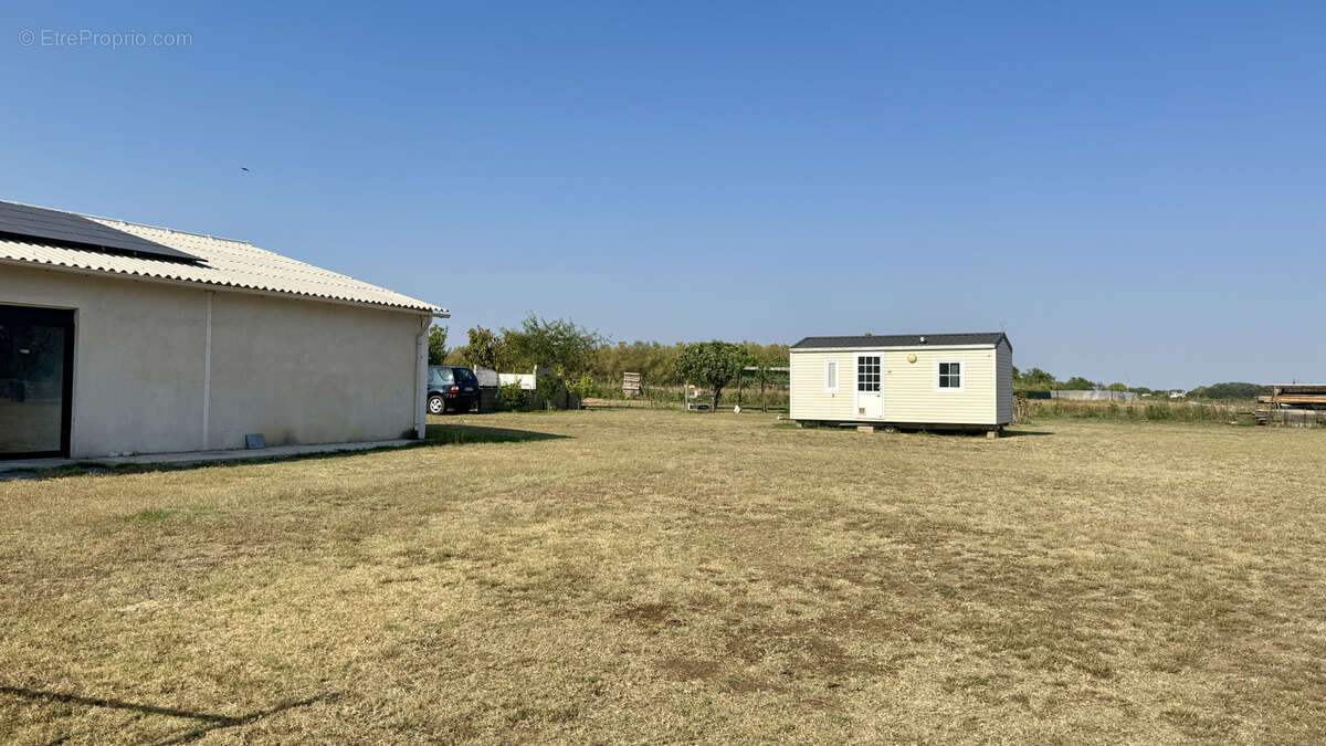 PROPRIÉTÉ SUR TERRAIN 4400m2 piscine Hangar aux portes de Montpellier - photo 11