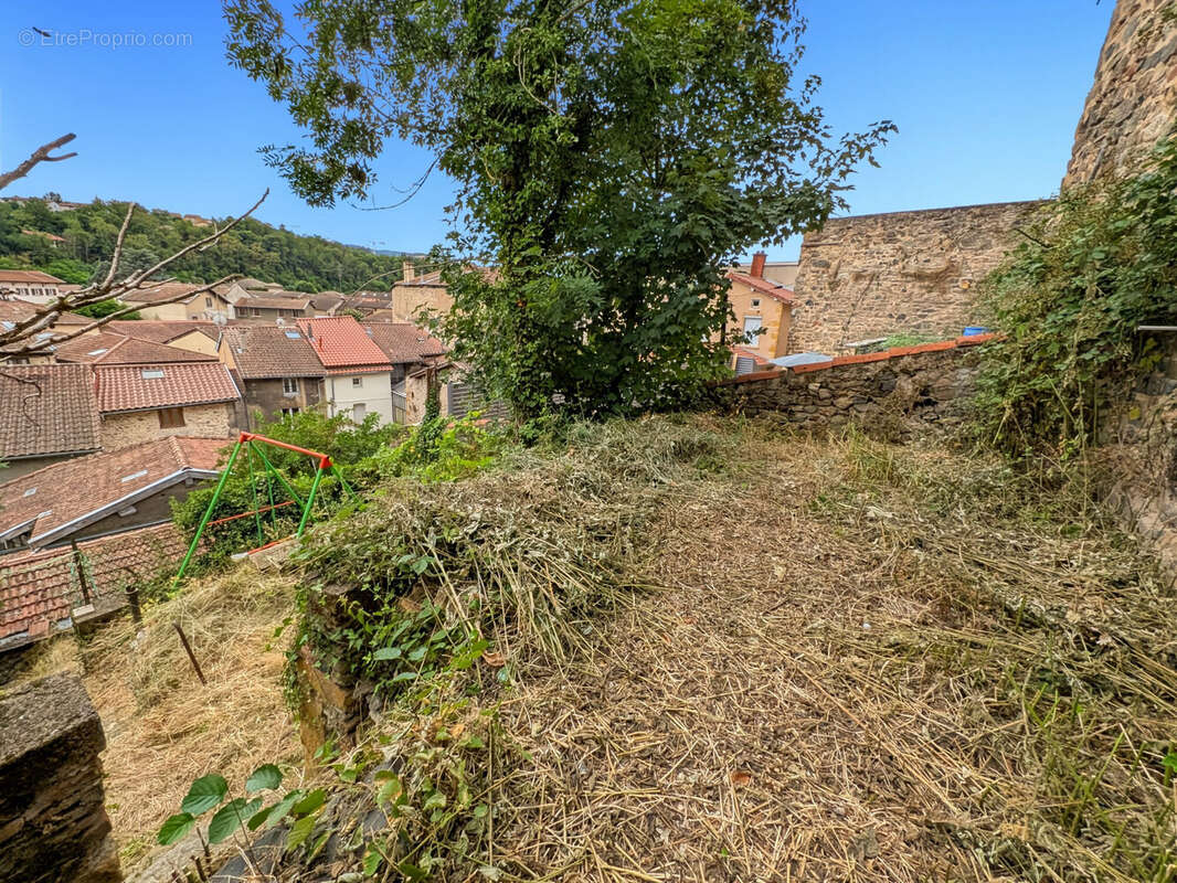 Maison à SAIN-BEL