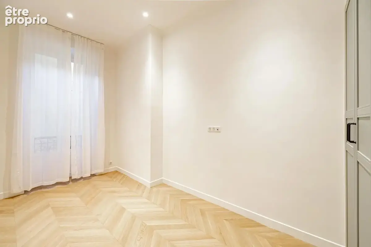 Nice - Le Port - Exceptionnel appartement 4 pièces rénové – Balcon avec vue Port - photo 12