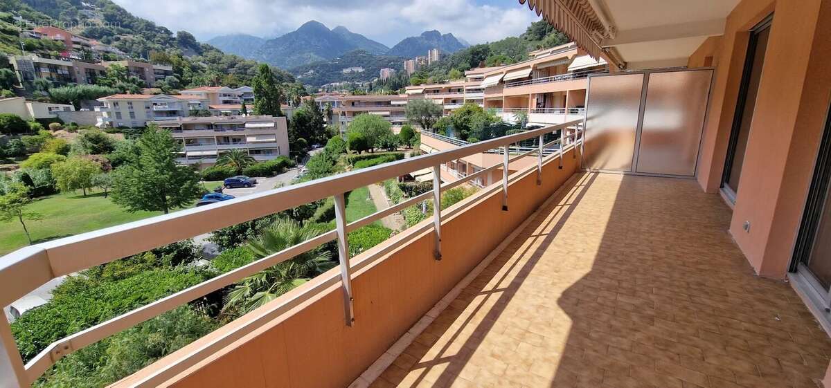 MENTON GORBIO, 2P avec terrasse, parking, piscine. - photo 4