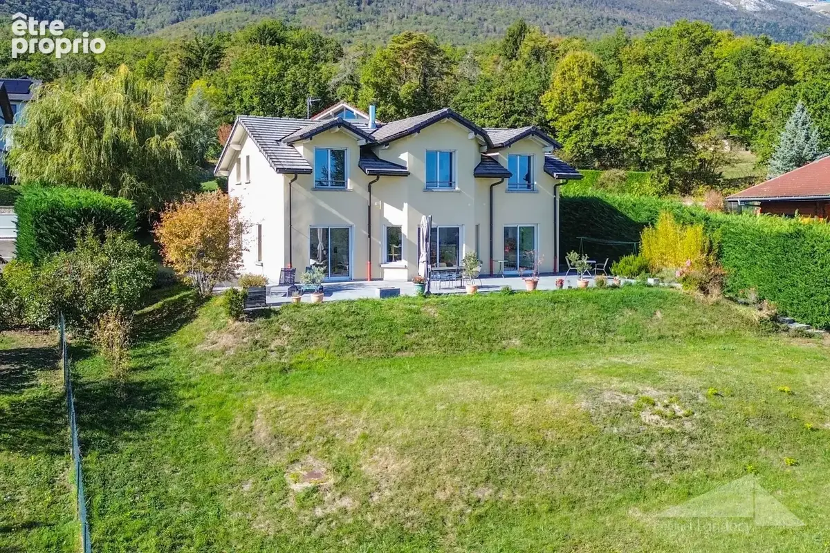 Maison 5 pièces 175 m² à vendre à Saint-Jean-De-Gonville (01630) - photo 1
