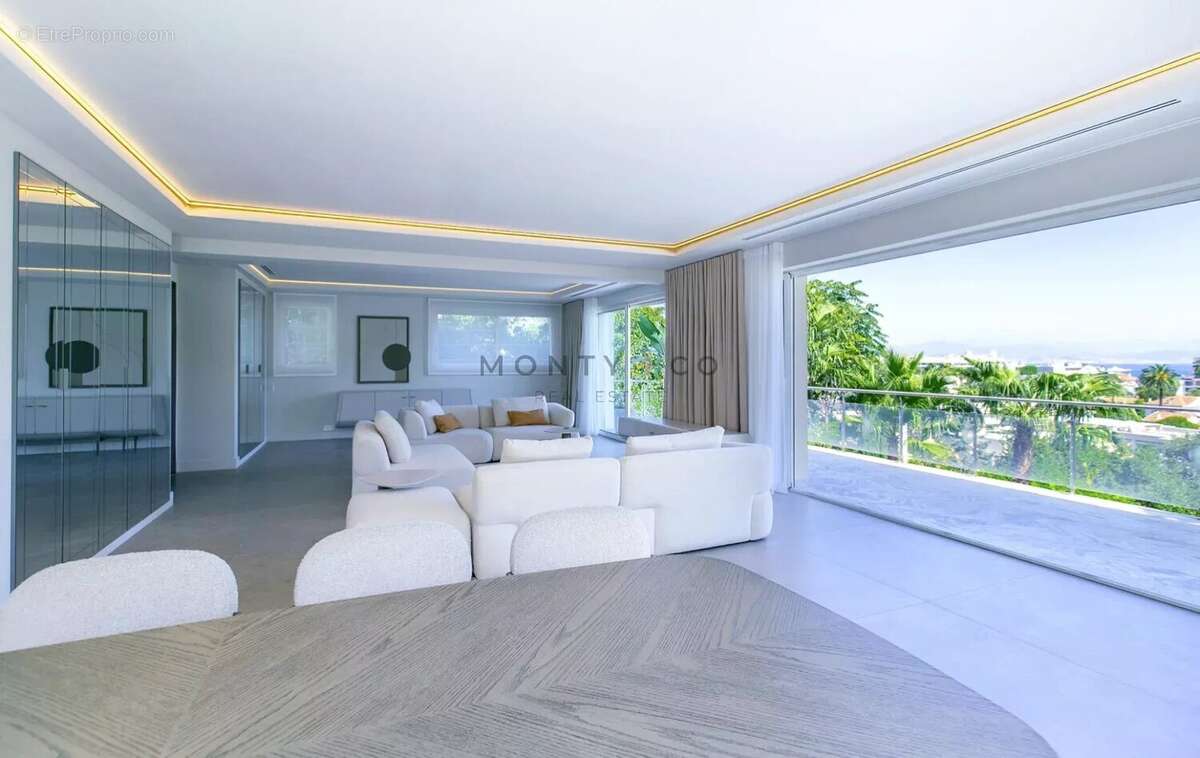 Vente villa 7 chambres entièrement rénovée avec vue mer, Cap d'Antibes - photo 6