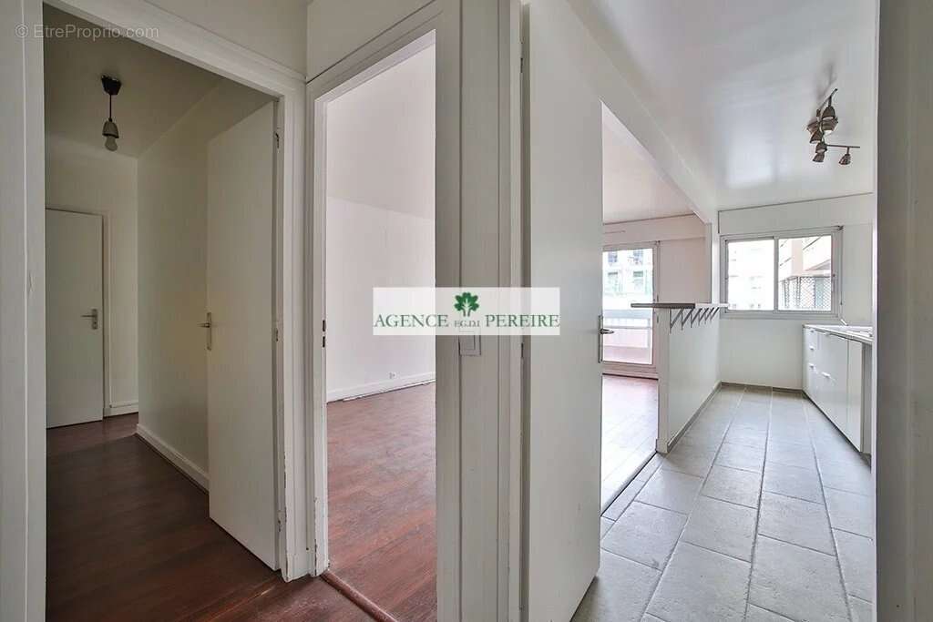 Appartement à PARIS-17E