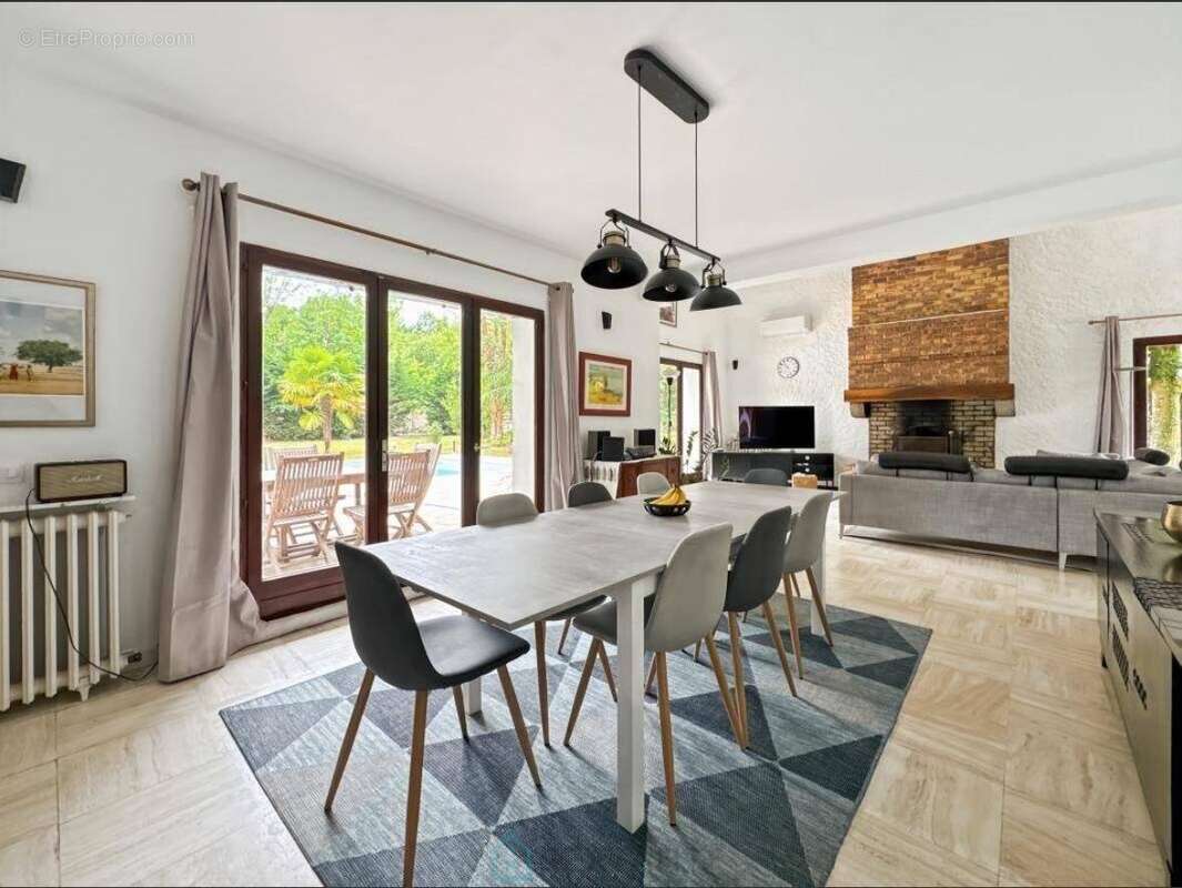 Maison à SAINT-SAUVEUR-SUR-ECOLE