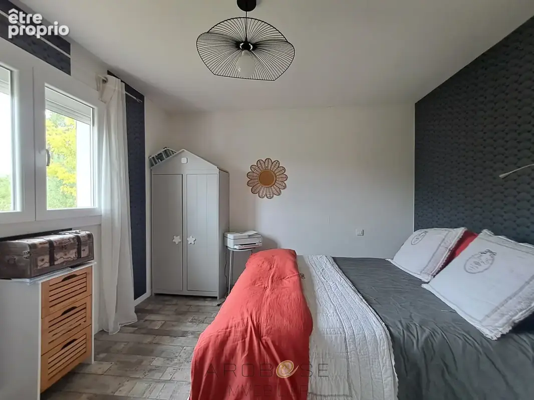 Maison de charme avec jardin, à pied des commerces, avec un  espace pro. - photo 10